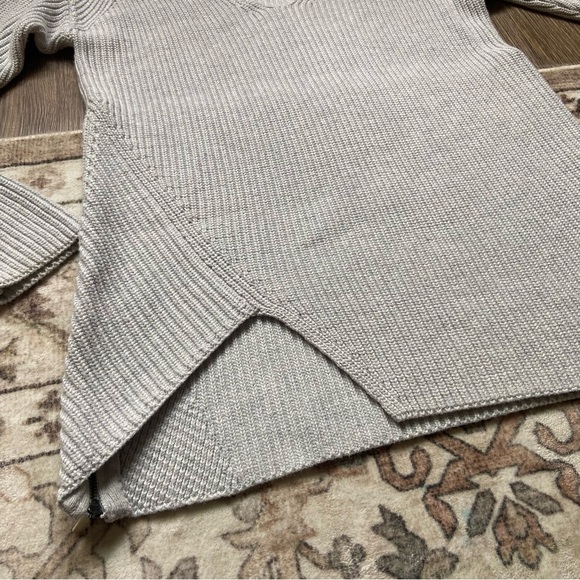 Cabi Chic Light Gray V-Neck Sweater - Picture 2 of 12